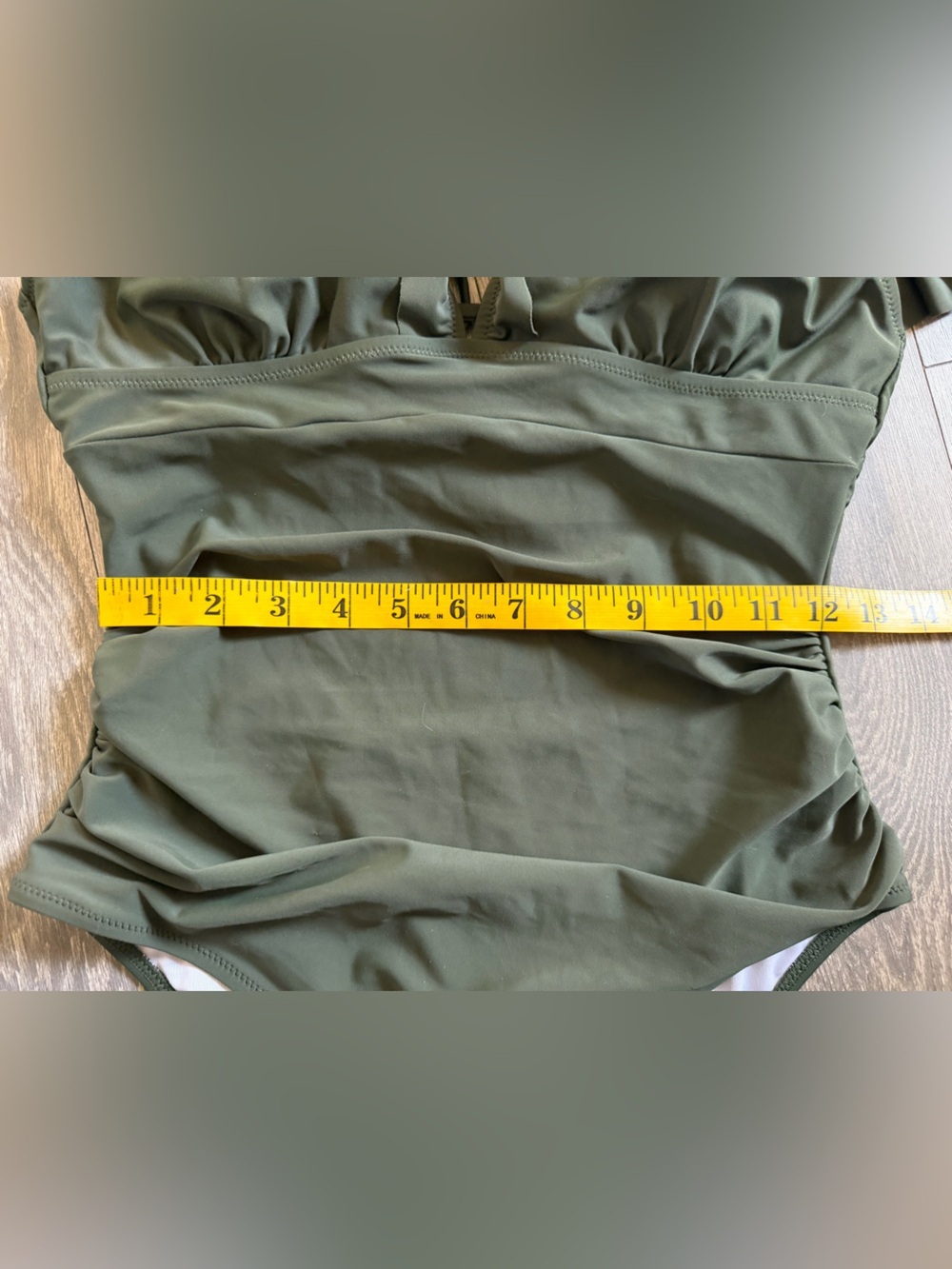 Cupshe Ruffled V-Neck Tummy Control One-Piece Swimsuit in Olive Green. Size M - Picture 7 of 12